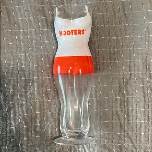 Hooters Girl Glass 🦉